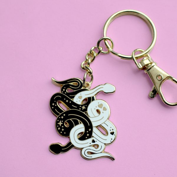 Black & White Snakes Enamel Keychain Hot on Sale